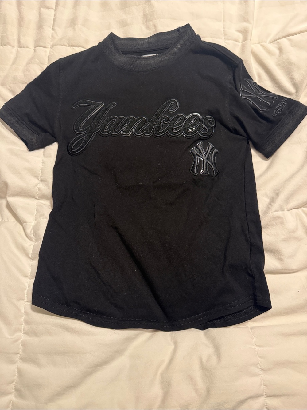 NWOT - Pro Standard - New York Yankees Kids Black Short Sleeve Tee - Small